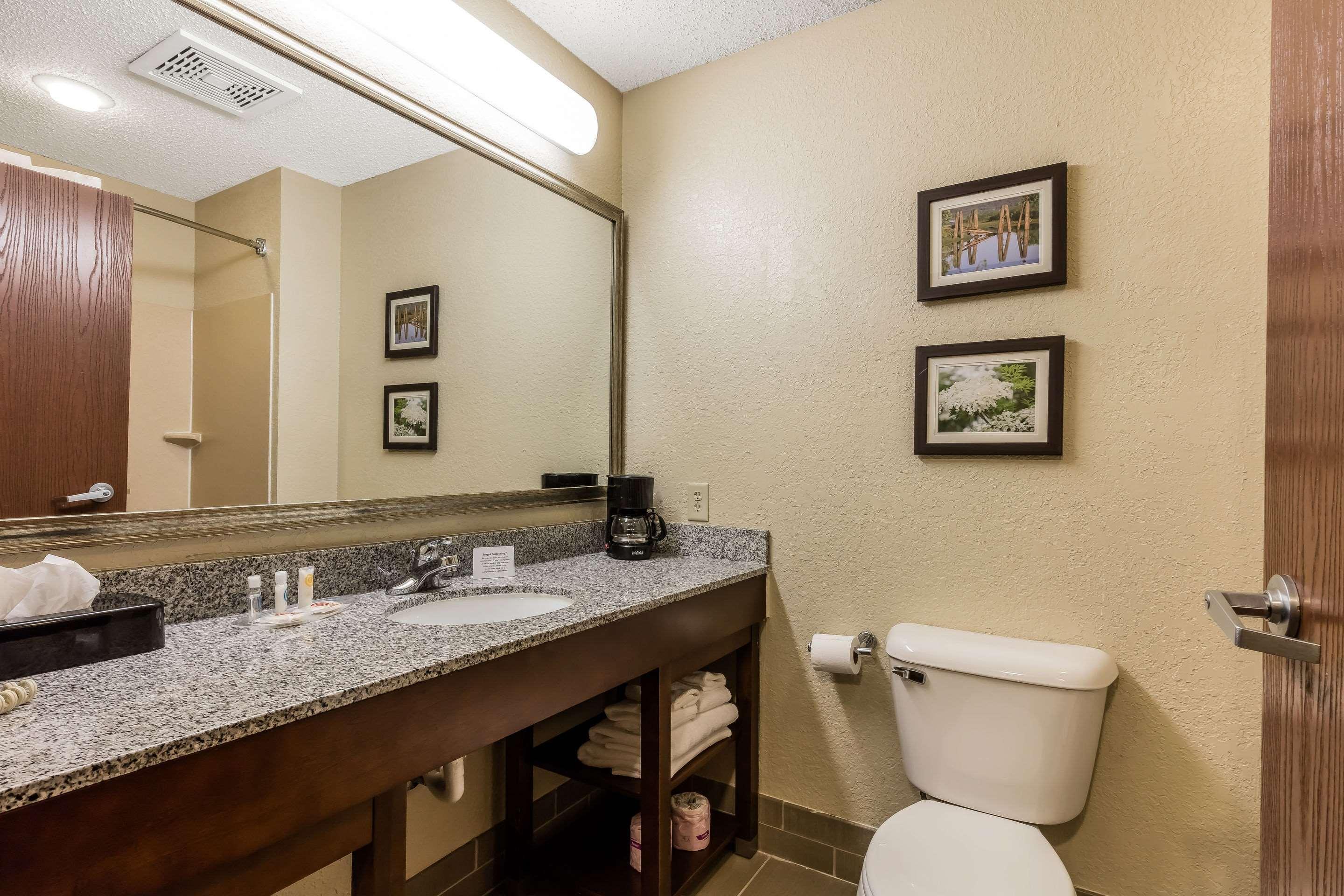 Comfort Suites Jonesboro University Area Exteriör bild