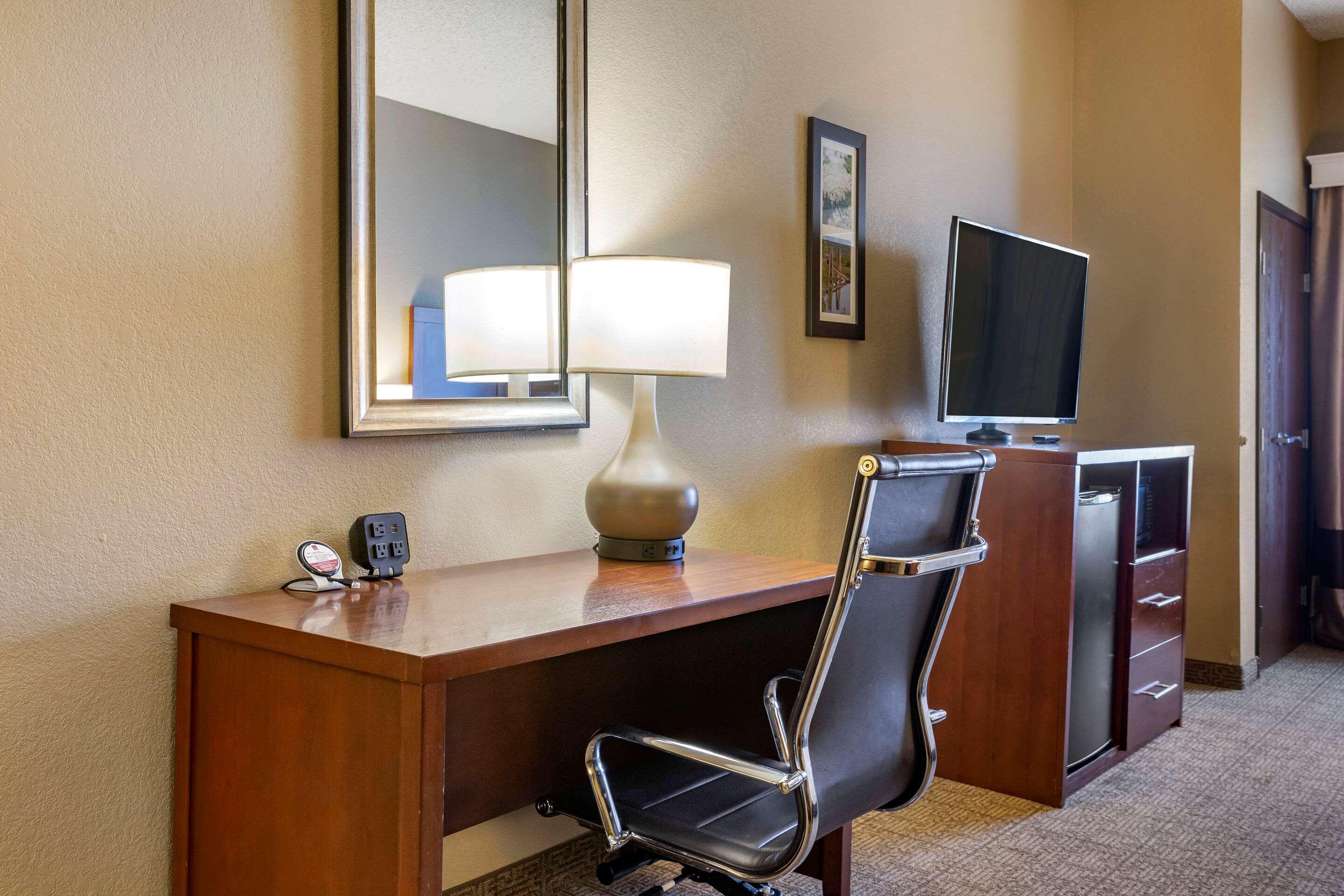 Comfort Suites Jonesboro University Area Exteriör bild